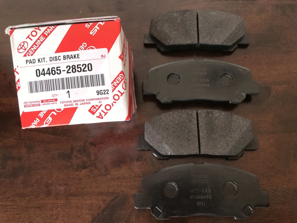 toyota, brake pad set Front Axle, 04465-28520